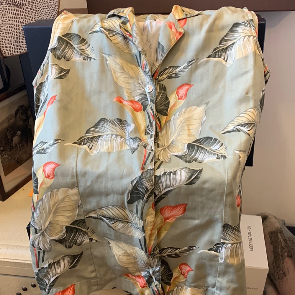Tommy Bahamas silk sleeveless shirt